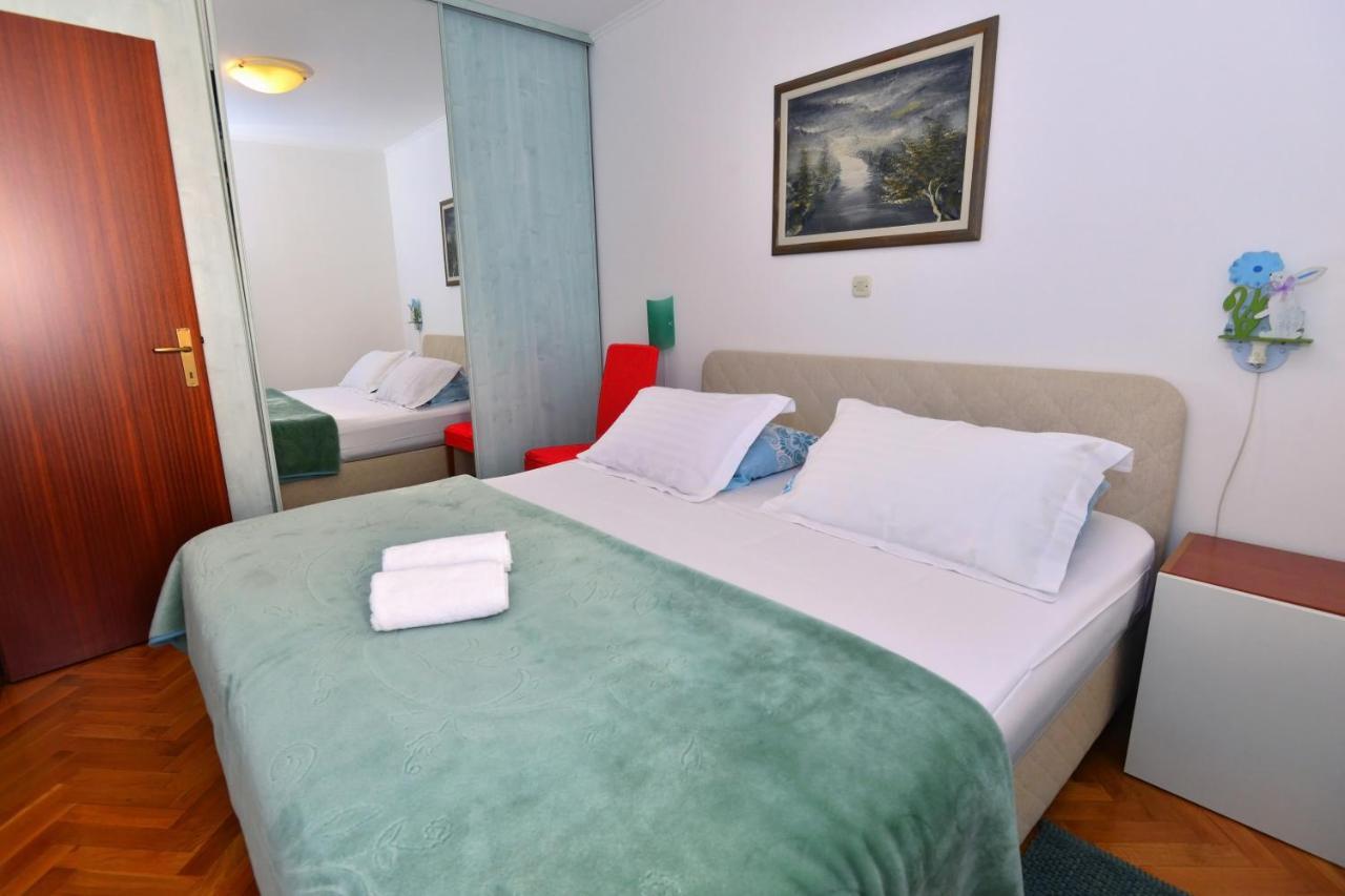 One Bedroom Apartment Terrace Parking Split Exterior foto